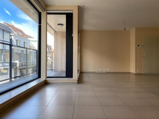 Mooi en instapklaar appartement met groot terras en garage | nabij station