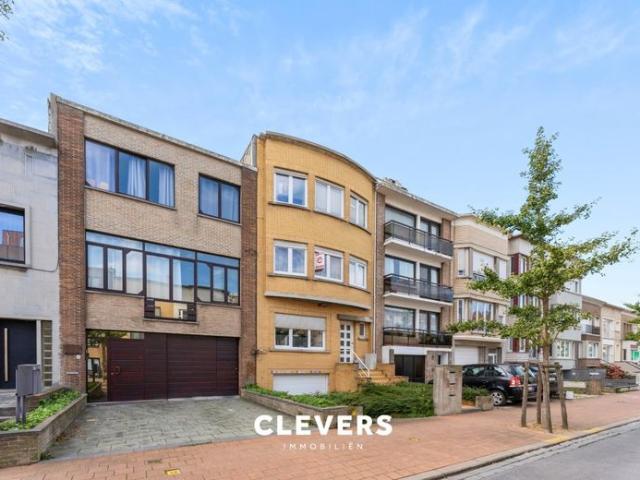 Mooi gerenoveerd appartement met 2 slpks