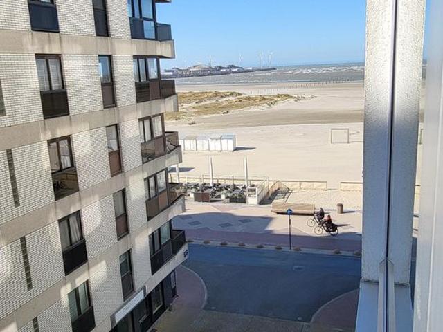 MOOI GERENOVEERD APPARTEMENT MET ZIJDELINGS ZEEZICHT