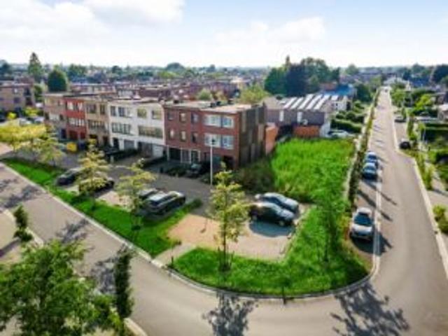 Mooi hoekperceel op wandelafstand van het centrum