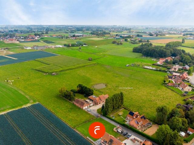 Mooi landelijk gelegen eigendom op 1979 m2