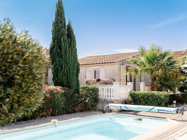 Mooie Villa met 3 slaapkamers en verwarmd zwembad in Ginesta. 139m² Ginestas