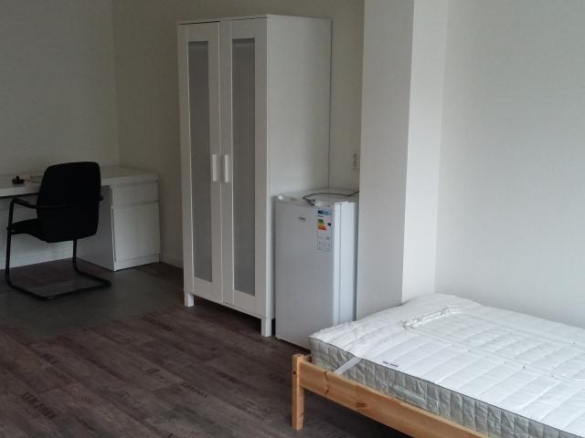 Mooie kamer met eigen en gedeelde voorzieningen
