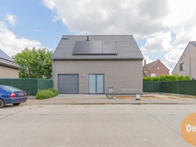 Mooie Open bebouwing op goede locatie garage 3 slp tuin