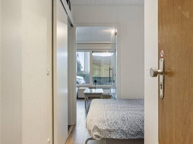 Mooie opgefriste bemeubelde studio met 1 slaapkamer op gelij