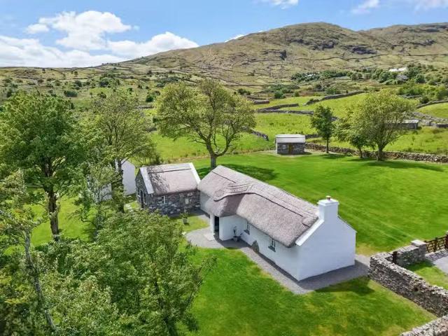 Moon Cottage, Ballyweeaun, Clonbur, Co. Galway, F12R6X9 is for.