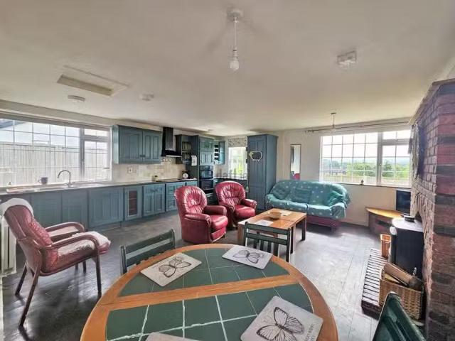 Moanbane Park, Kilcullen, Co. Kildare is for rent