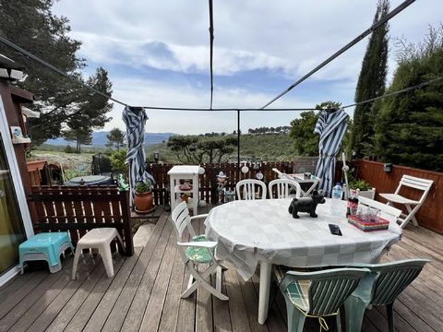Mobil home et chalet sur terrain de loisir au Castellet
