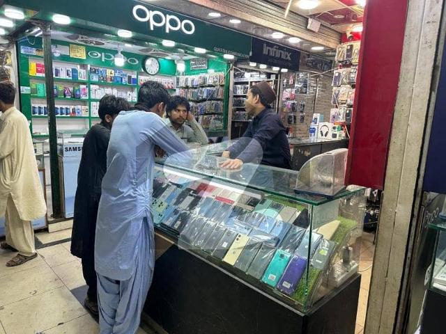 Mobile Phone Shop For Sale Near Fariya Mobile Market