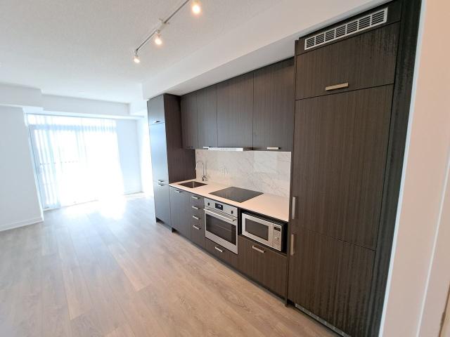 Mobilio 1 Bedroom Apartment for Rent at 10 Honeycrisp Cres, Vaughan, ON L4K 0M7