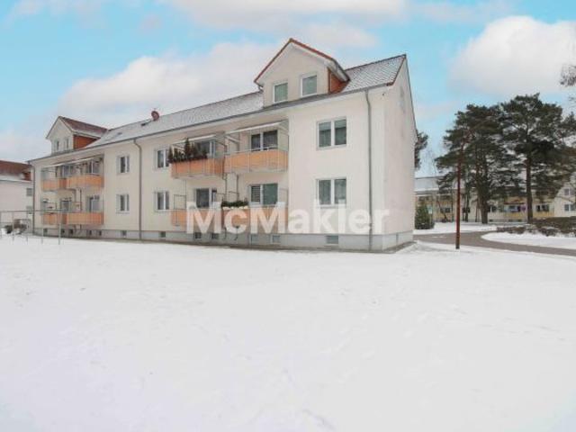 Möbliert & bezugsfrei: 3 Zi. Eigentumswohnung im 1. OG mit Balkon & Keller in Rheinsberg