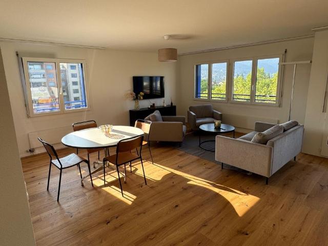 Möblierte 3.5 Zimmerwohnung mit Seeblick im Zentrum von Zug
