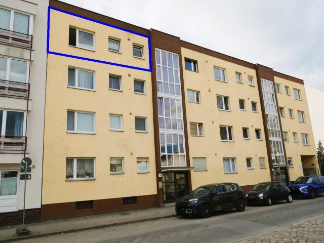 Möblierte 3 Zi. Whg. mit Balkon