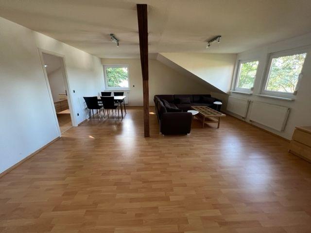 Möblierte 2 ZKB Dachgeschosswohnung in ruhiger Wohnlage von Niedernhausen auch.