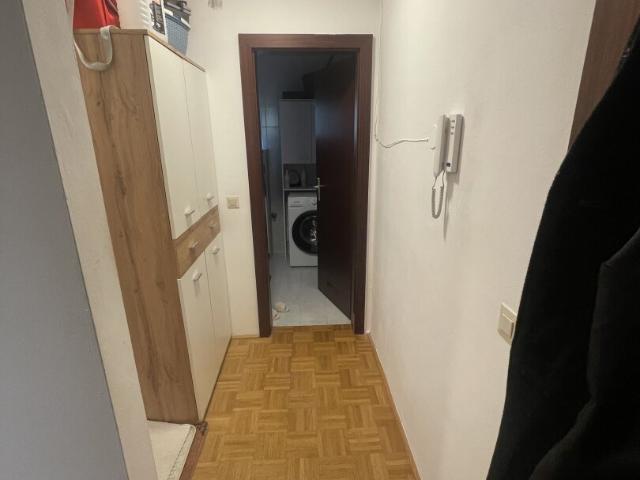 möblierte 50m² wohnung mit balkon – ruhig im grünen!