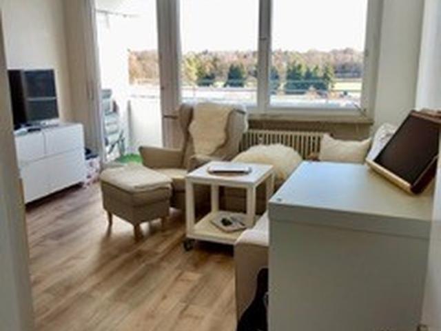 Möblierte super ruhige 1 Zimmer Wohnung Gebäuderückseite in Augsburg mit Blick ins Grüne