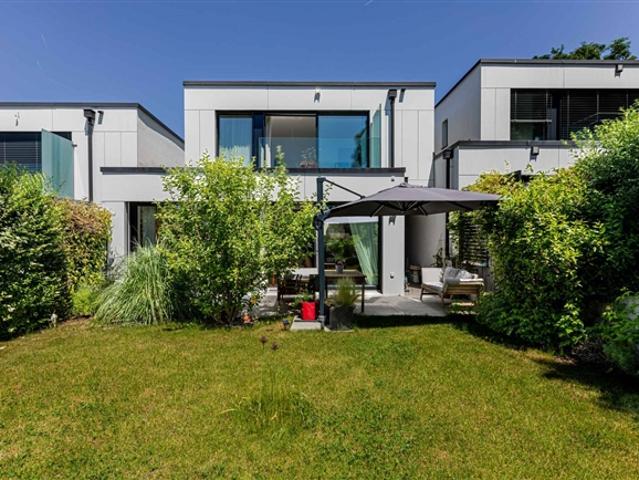 MÖBLIERTE UND AUSGESTATTETE VILLA