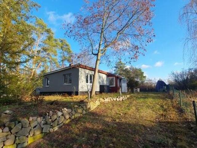 Möblierter Bungalow als Zweitwohnsitz auf Pachtland mit vielen Annehmlichkeiten wie Sauna, Badewanne, offene EBK und vielen mehr