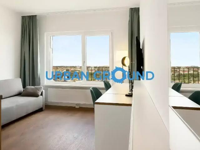 Möbliertes Neubau Studio mit Fitness Studio & Concierge Mitte