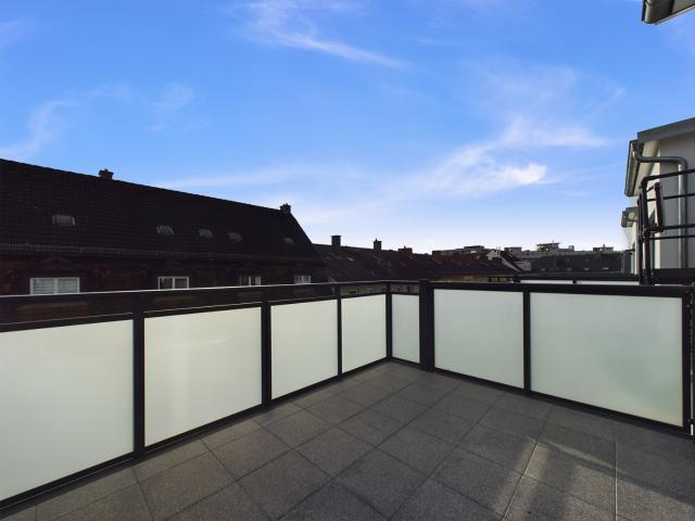 Möbliertes Dachgeschossstudio in zentraler Lage in Aschaffenburg Aurelion Immobilien Aschaffenburg