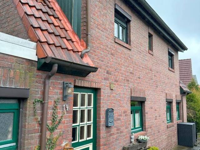Möbliertes Einfamilienhaus in Emden mit 3 Zimmer, Küche mit Einbauküche, Badezimmer mit Dusche WC