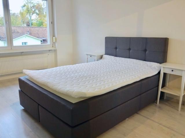 Möbliertes Zimmer in 4er WG mit grossem Wohnzimmer & Balkon