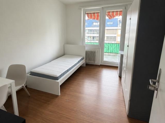 Möbliertes Zimmer mit Balkon in Zürich zu vermieten