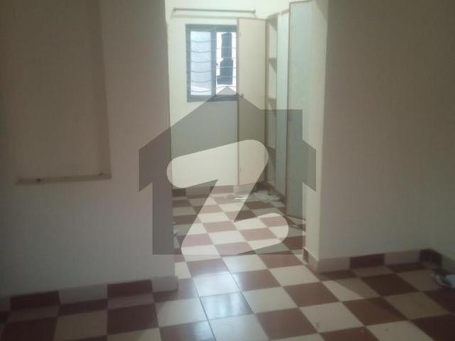 Modal twon link road 1 kanal dubal storey house 6 bad for rent model town link road