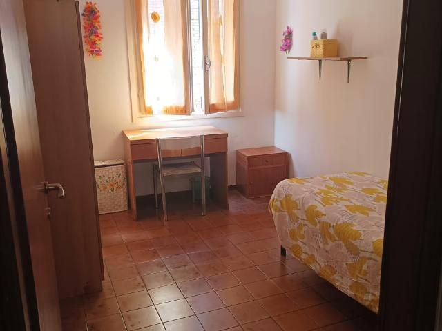 Modena camera matrimoniale libera da subito