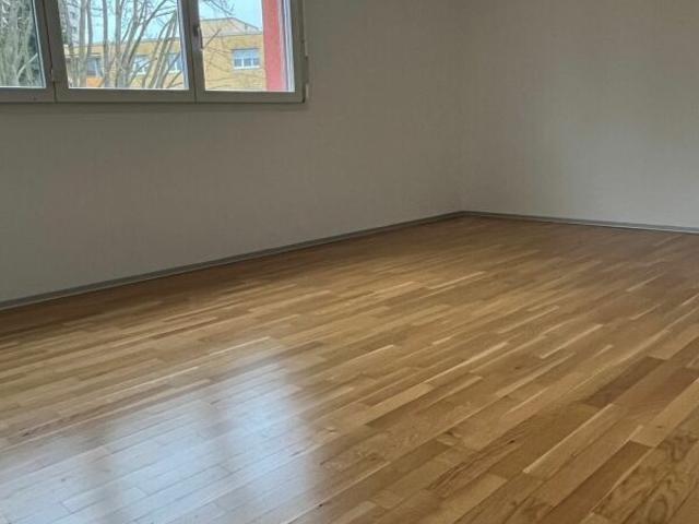 Modern 3.5 room apartment with seating in a good location