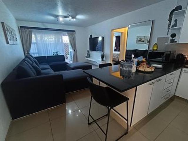modern 3 bed groud floor/pet friendly