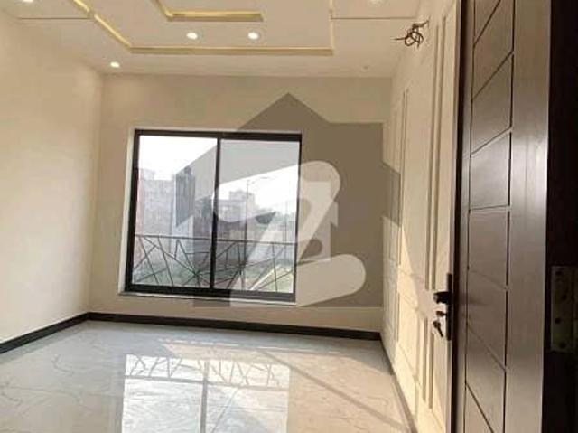 Modern 3 Bed Double Unit House For Sale In Eden Executive | 2.7 Marla