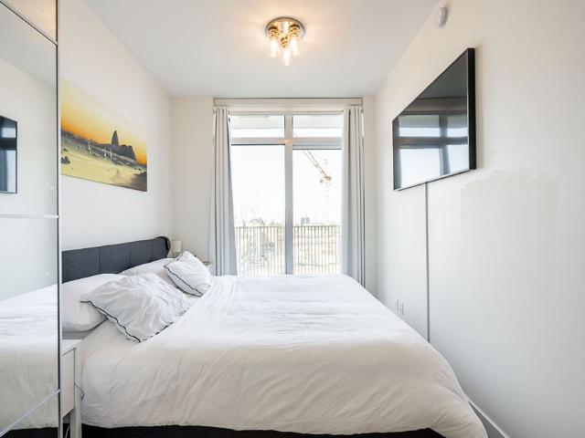 Modern 3 Bed Townhouse at The Independent with Rooftop Patio & Stunning Views