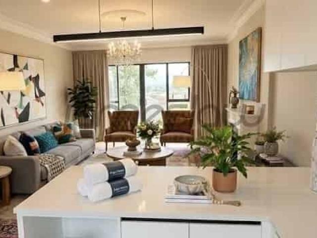Modern 3 Bed Townhouse in Northpark
