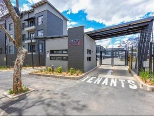 modern 3 bedroom apartment to let in.