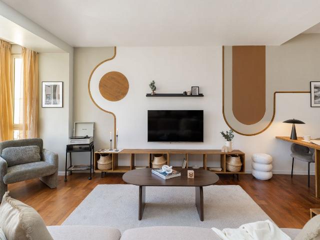 Modern 3 Bedroom Apartment with AC and Designer Furnishings in Mártires Concepcionistas, Madrid Amsterdam Apartments for Rent