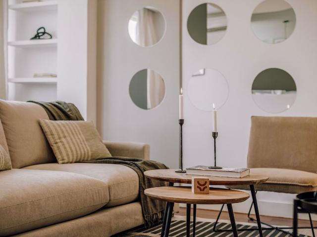 Modern 3 Bedroom Apartment with AC and High End Kitchen in Víctor Andrés Belaunde, Madrid Amsterdam Apartments for Rent