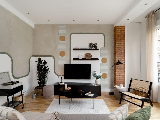 Modern 3 Bedroom Apartment with Ducted Air Conditioning on Rafael Calvo Street, Madrid Amsterdam Apartments for Rent