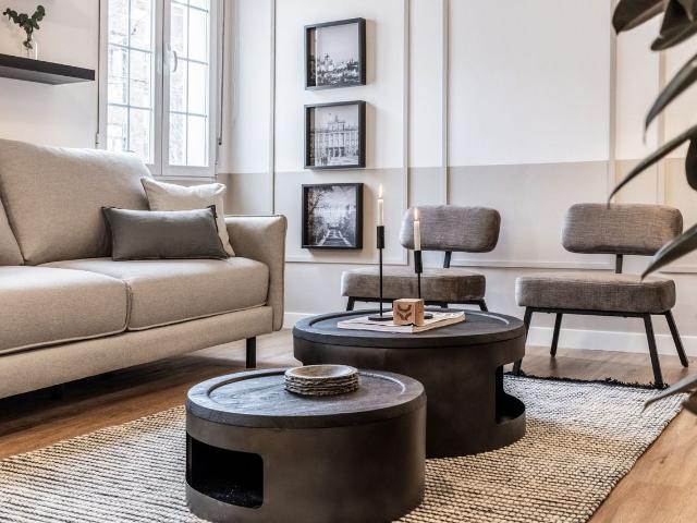 Modern 3 Bedroom Apartment with Designer Finishes on Paseo de la Reina Cristina, Madrid Amsterdam Apartments for Rent