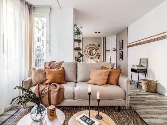 Modern 3 Bedroom Apartment with Private Terrace and AC in Retiro, Madrid Amsterdam Apartments for Rent