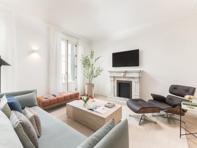 Modern 3 bedroom apartment in the heart of Madrid