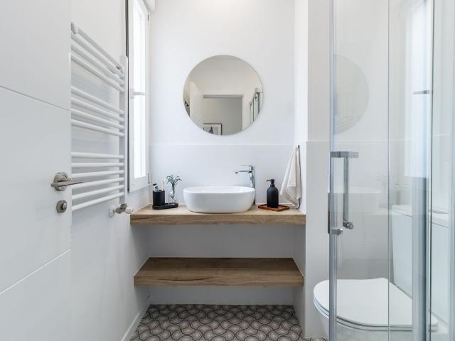 Modern 3 Bedroom Apartment in Luchana with Air Conditioning and Smart Home Features, Madrid Amsterdam Apartments for Rent