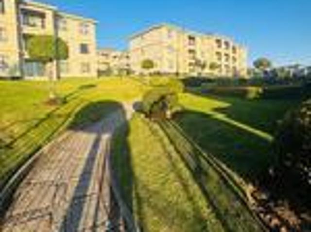 modern 3 bedroom apartment in secure.