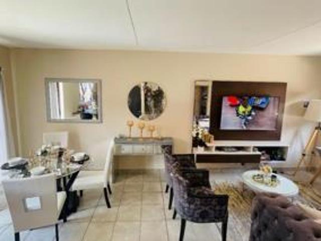 modern 3 bedroom cluster on the mark.