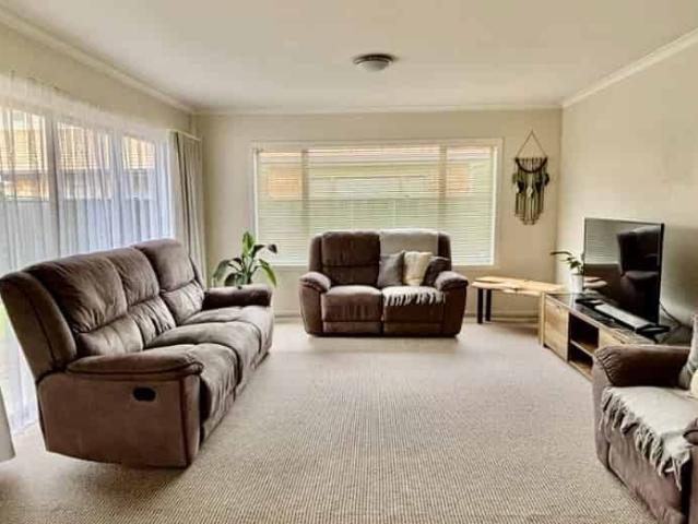 Modern 3 Bedroom Corner Unit in Secure Stillwater