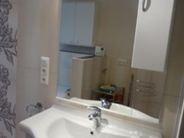 Modern 3 bedroom duplex apartment with its own entrance and balcony in Laatzen
