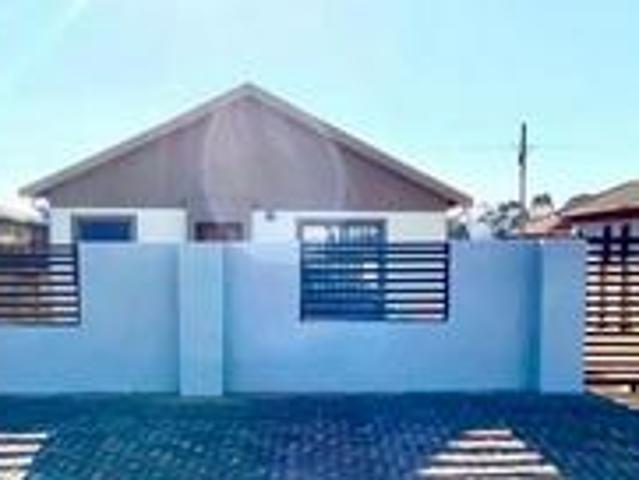 modern 3 bedroom family home on the.