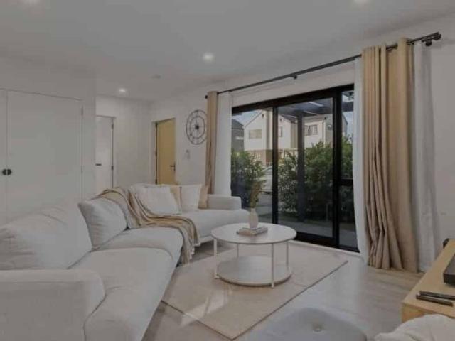 Modern 3 Bedroom Family Home in Sought After Kauri Flats