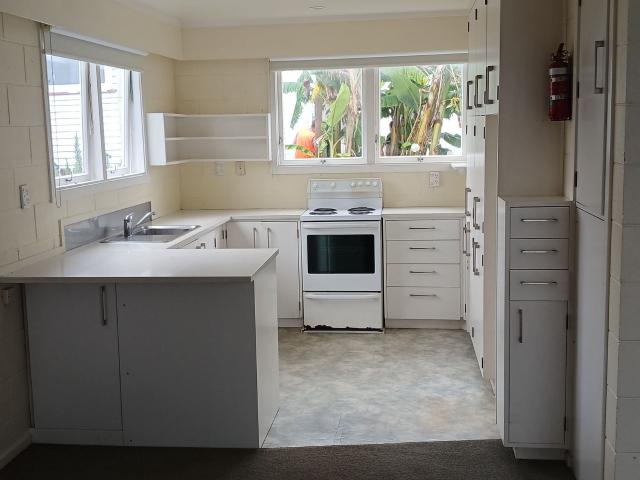 Modern 3 Bedroom Flat in Avondale
