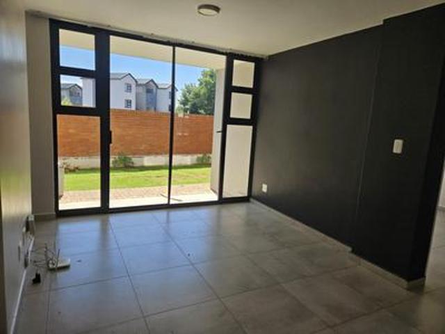 modern 3 bedroom ground floor unit i.
